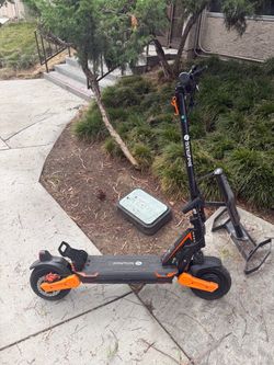 isinwheel Electric Scooter Black and Orange