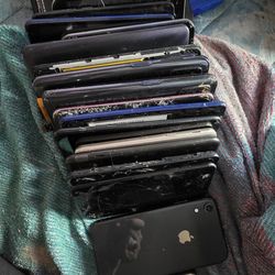 Phones for parts Samsug Motorola I phone Sky Etc.