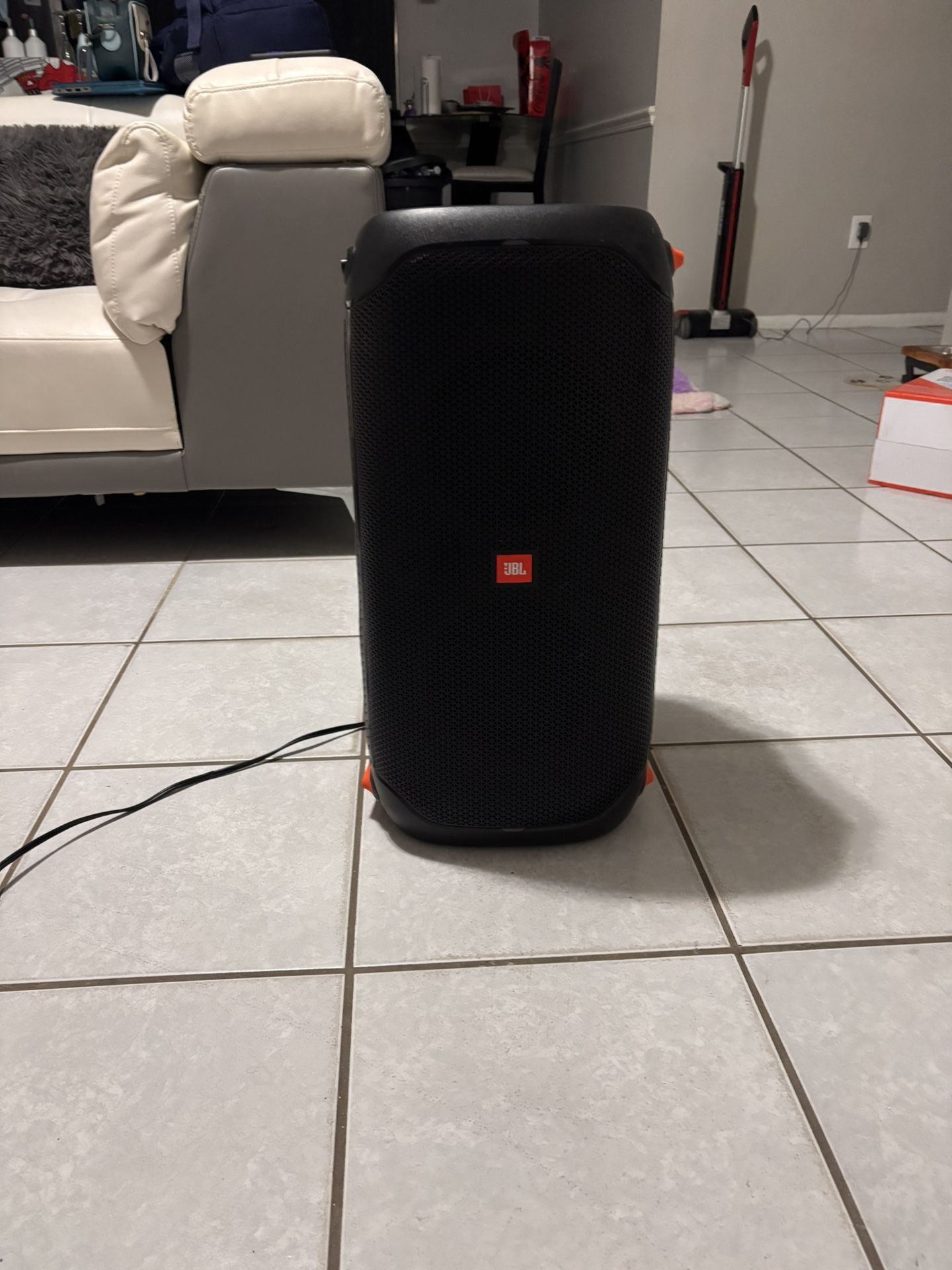 JBL 110 Almost New ( No Box)