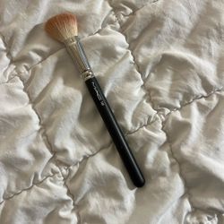 MAC Blush Brush #168