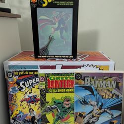 DC Comics Lot. Batman #500 (Knightfall), Superman in Action Comics #700, Green Lantern #50, Adventures of Superman #500 Collectors edition. 