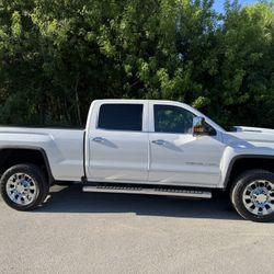 2018 GMC Sierra 2500 DENALI 4x4 6.6L DURAMAX 