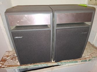 Bose shelf speakers..🔊
