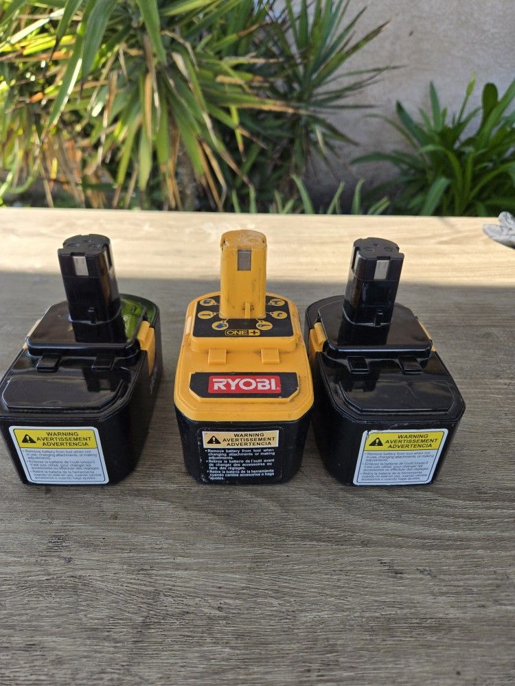 Ryobi 18V P100 power tool battery