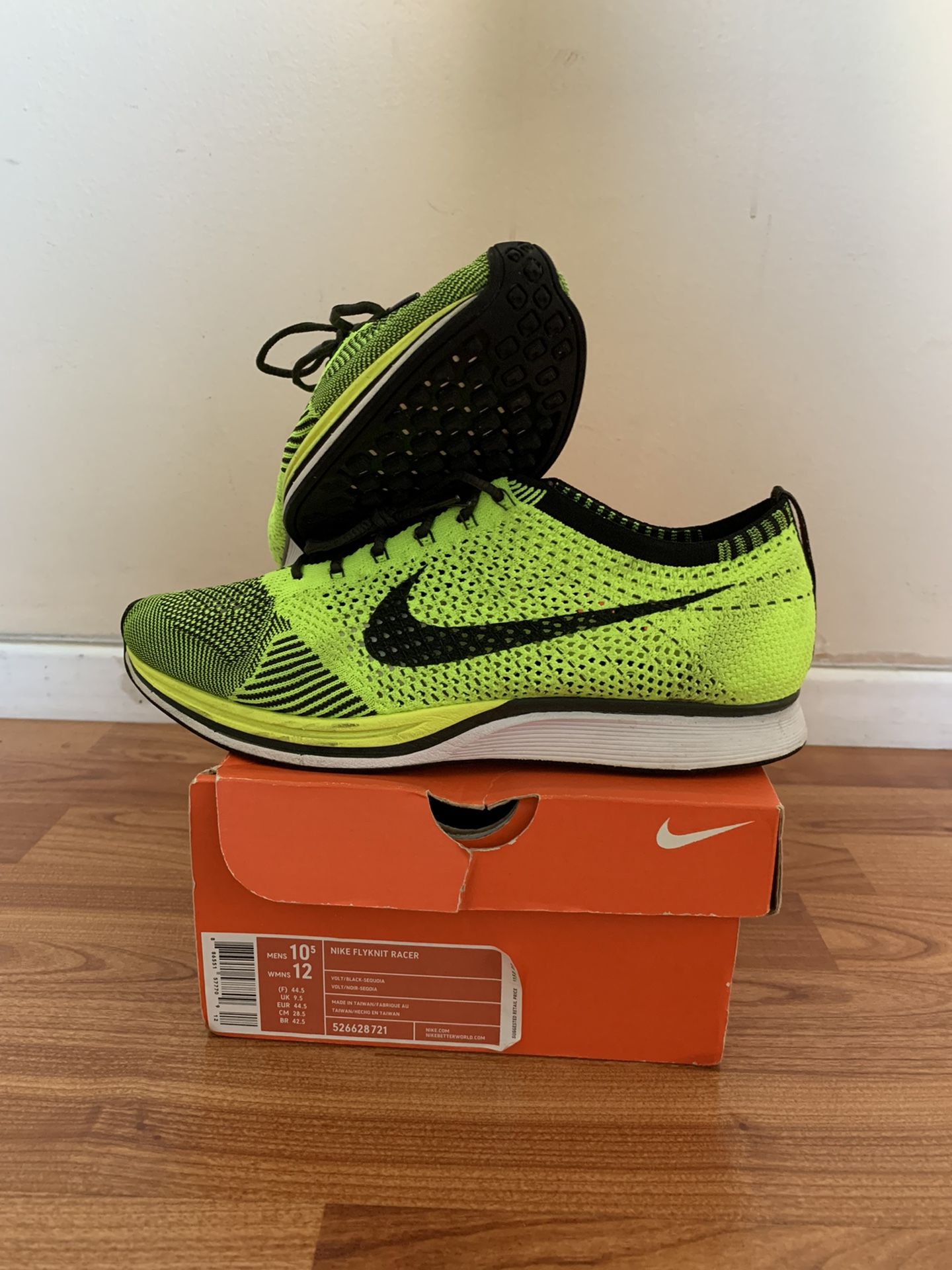 Nike Flyknit Racer Volt Sequoia Size