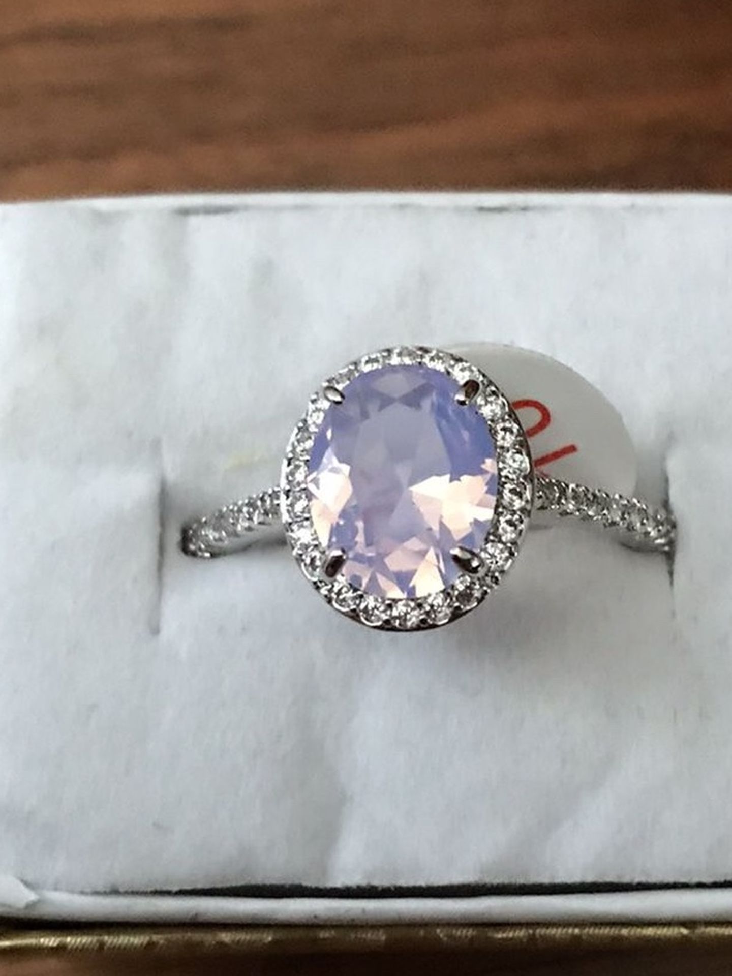 Stunning Yet Simple Women’s Ring