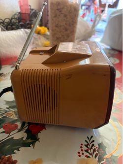 Vintage 1986 TV/radio