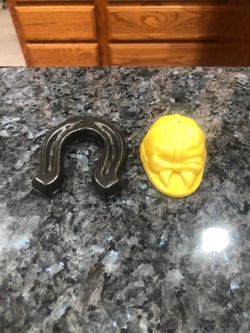 Vintage Yellow Hard Hat and Horseshoe Salt and Pepper Shakers really cute salt and pepper shakers No stoppers see pictures.  Preowned.