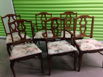 Queen Anne style dining table and chairs