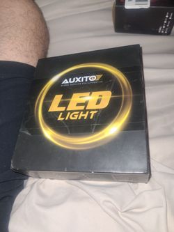 Brand New AUXITO 9005/HB3 LED Headlight Bulbs - 100% Plug & Play (Pair)