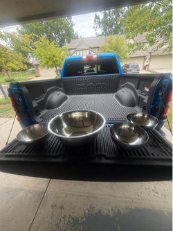 Ex. Large and Large Stainless Steel Mixing Bowls (4)