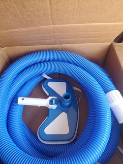 Poolbvacuun hose with brush