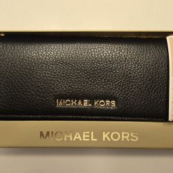 Michael Kors Bedford Flap Wallet