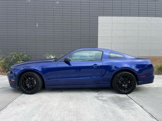 2014 Ford Mustang V6 V6 2dr Fastback