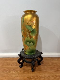 Golden Color Vase 