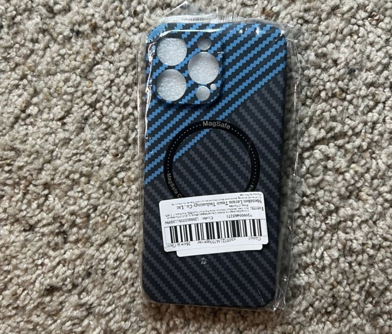 iPhone 15 Pro Max magnetic magsafe