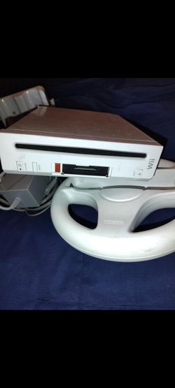 Wii Bundle 3 Games 3 Controller 