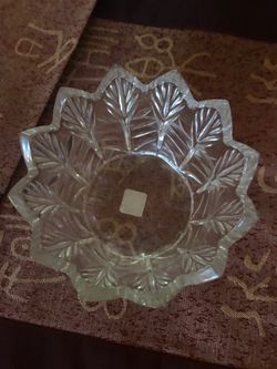 Glass decorative bowl