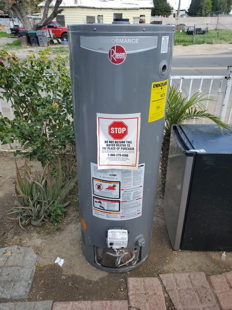 Rheem Performance Platinum 50 Gal. Tall 12 Year 38,000 BTU Ultra Low NOx  (ULN) Natural Gas Tank Water Heater for Sale in Corona, CA - OfferUp