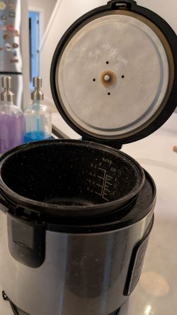 Rice Cooker with Non-Stick Inner Pot