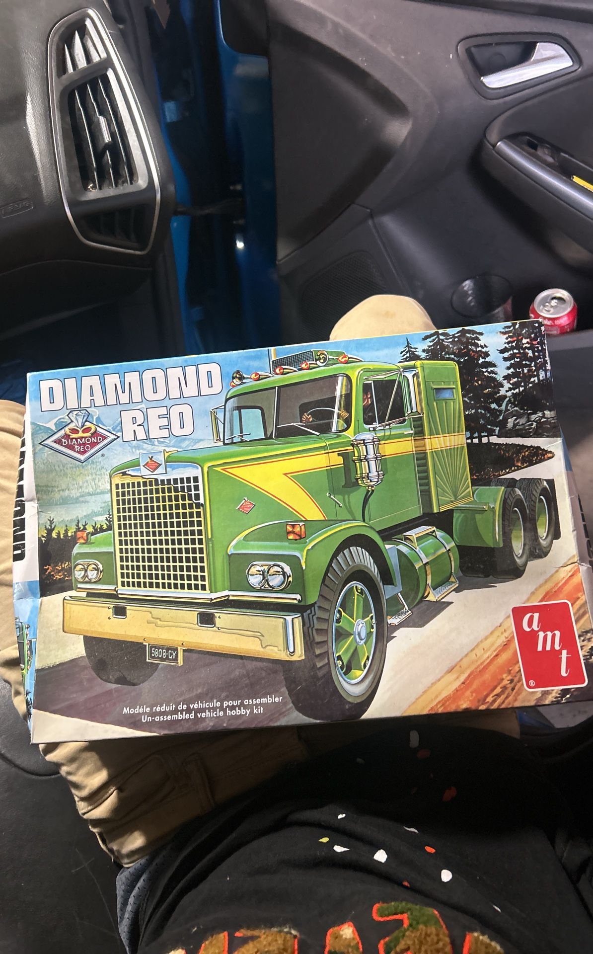 DIAMOND REO TRACTOR 