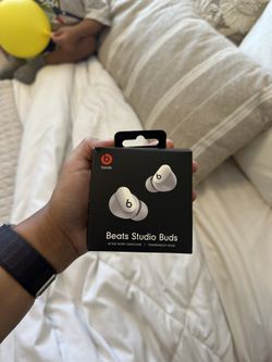 BEATS STUDIO BUDS
