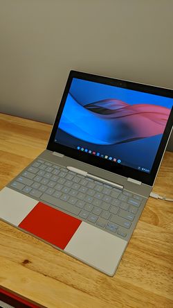 Pixelbook i5 8GB + Pixel Pen + dBrand Skin