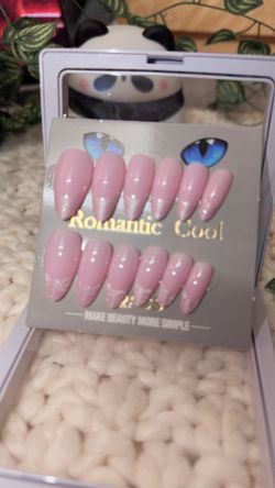 Nails Beautiful pink nails with silver glitter ✨
