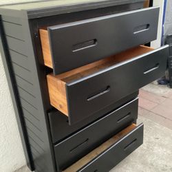 5 DRAWERS DRESSER 