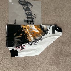 Black and white hollywood sweater 