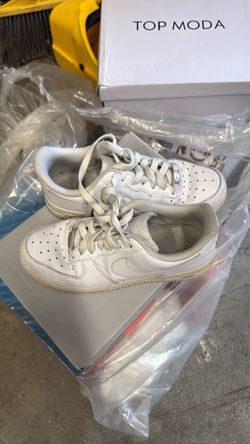 Nike Air Force’s size 7