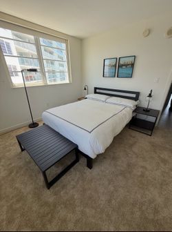Queen Bedroom Set – Bed Frame, Mattress, 2 Nightstands + 2 Lamps