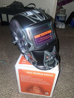 Welding helmet