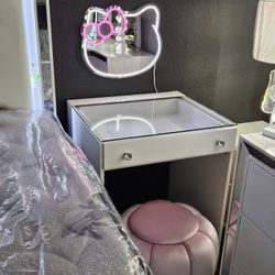 Brand New Hello Kitty Vanity Mirror & Stool $399 FREE LOCAL DELIVERY