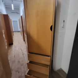1 DOOR, 3 DRAWS WARDROBE, VERY NICE WOOD QUALITY AND CLEAN (HOME26) (HOME60)