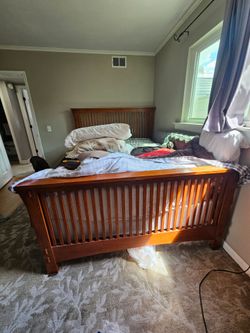 Queen size bedroom set