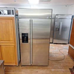 Ge Monogram Refrigerator And Freezer 42" Side By Side Bilt In 