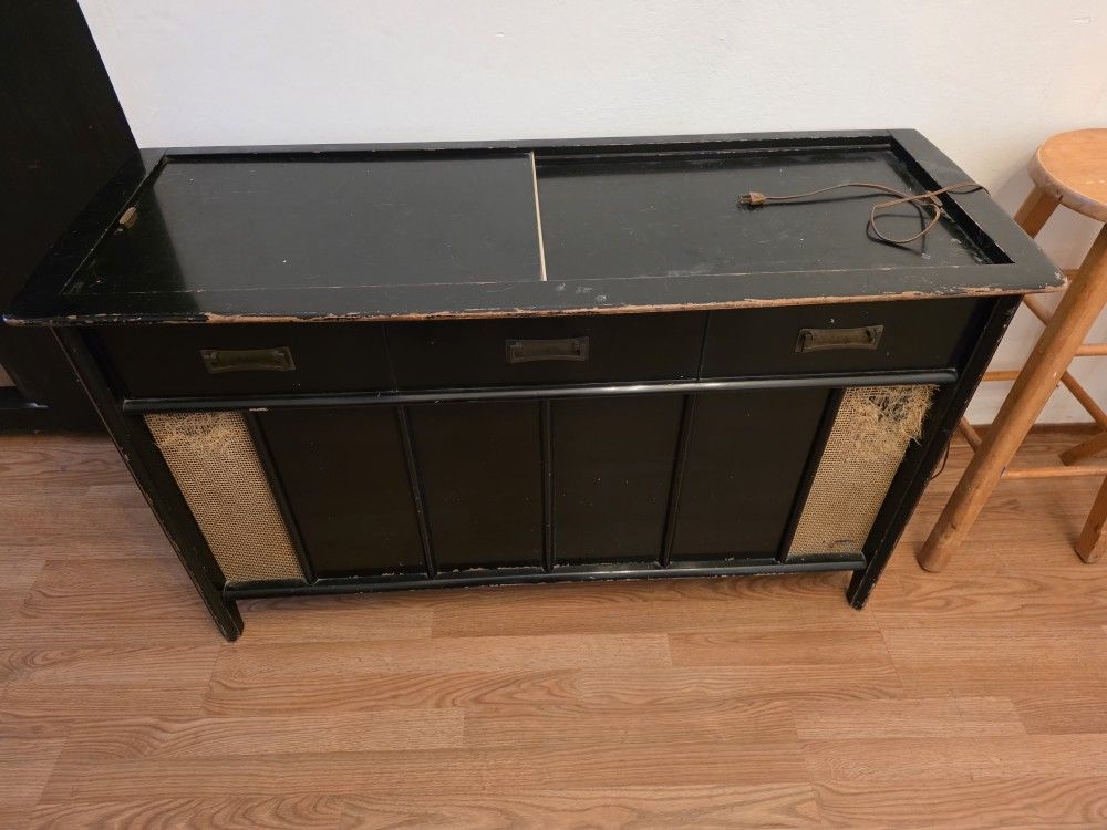 Old Stereo Record Player