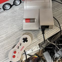 NES Nintendo Top Loader System W/ Controller & Cables