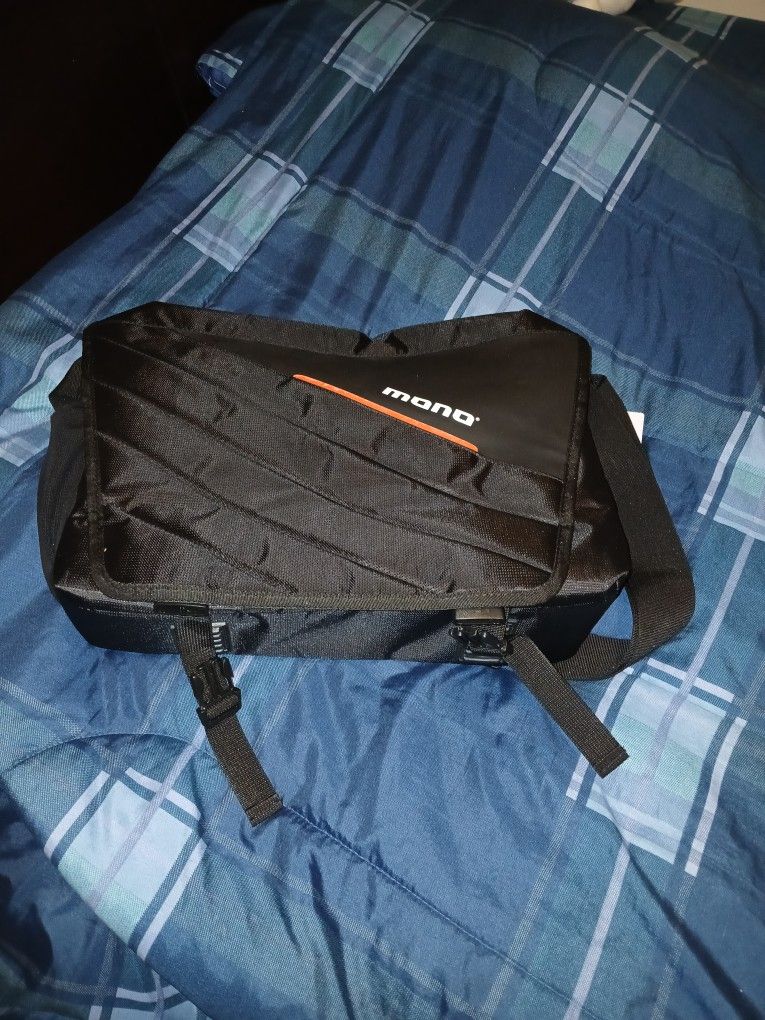 Stealth Relay Messenger Bag Black