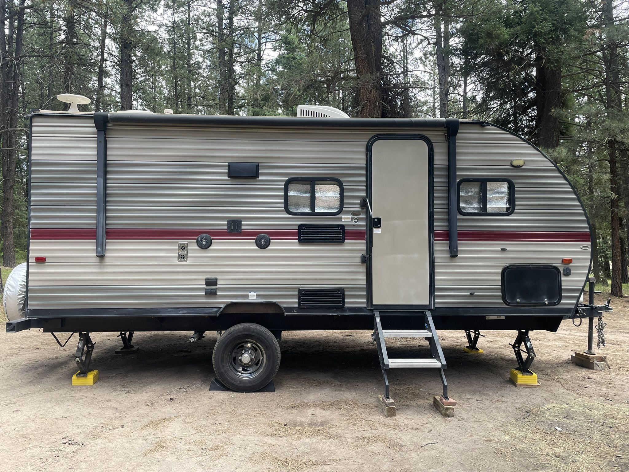 2018 Forest River - Cherokee Wolf Pup Floorplan: 18TO (Travel Trailer)
