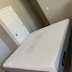 KING PURPLE HYBRID MATTRESS AND FREE BOX SPRINGS