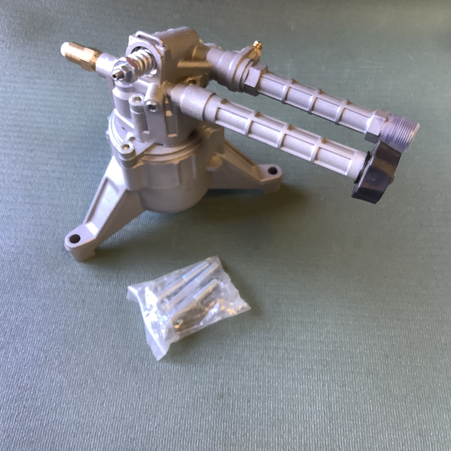 Pressure Washer Pump. 2600 PSI, 7/8" Shaft, 2.2 GPM