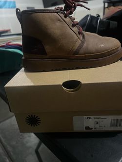 Ugg boots 2y
