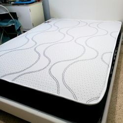 NEW Full MATTRESS and BOX SPRING. Bed frame not included👍