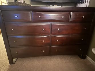 9 Drawer Dresser