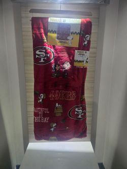 Peanuts NFL San Francisco 49ers Super Soft Plush Throw