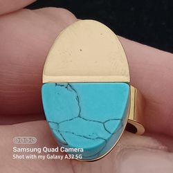 BANANA REPUBLIC GOLD TONE TURQUOISE RING- SZ7