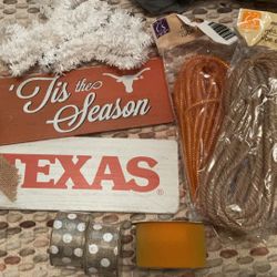 UT Christmas Wreath Kit / University of Austin Holiday Wreath Kit