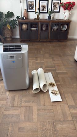 Air conditioner 220$firm cash only the ac uses half the energy of any single hose ac absolutely cold works perfectly no issues 220$ firm cash only